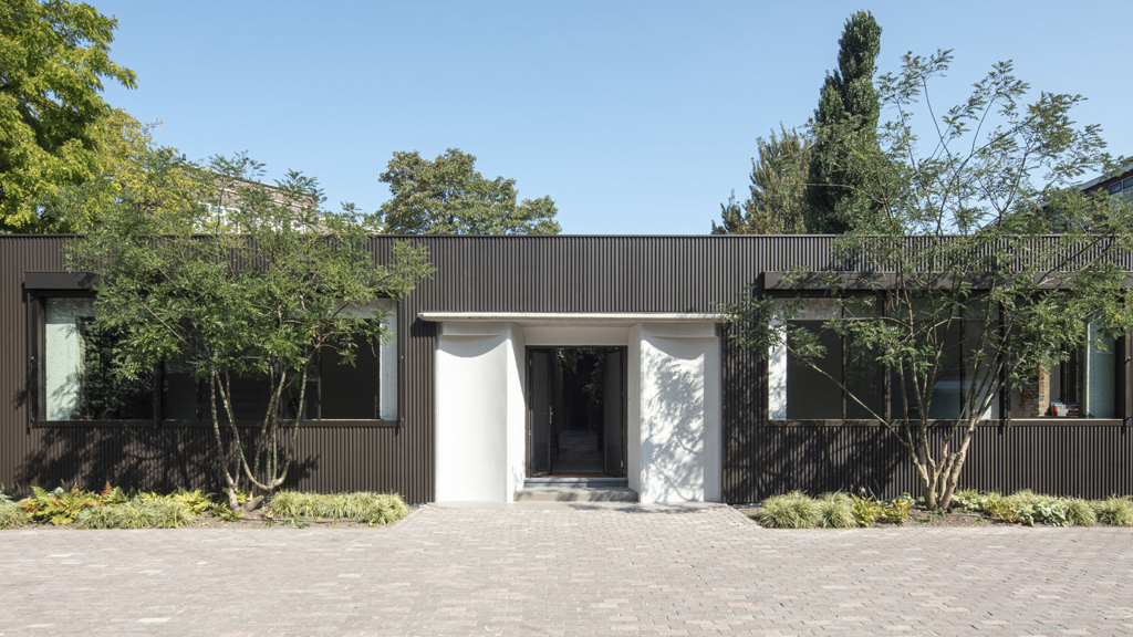 Villa West