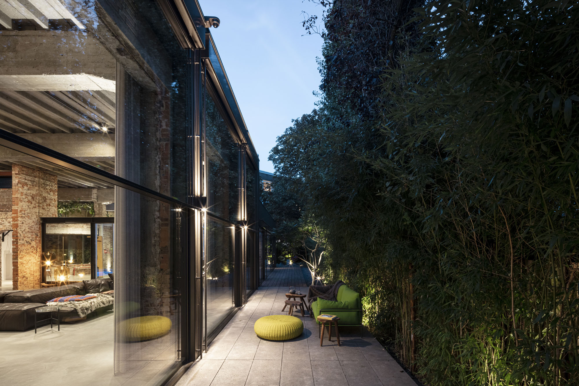 Villa West
