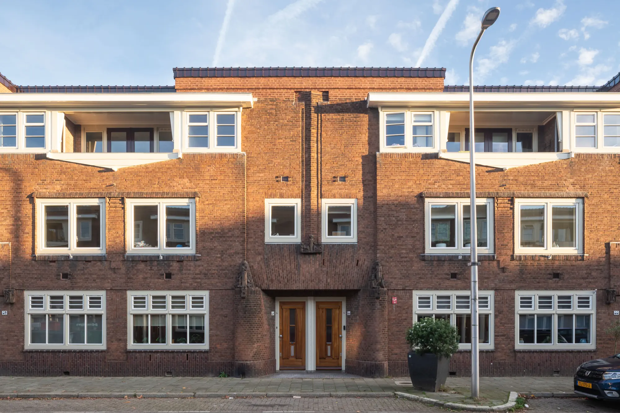 Renovatieproject Utrecht met steel look aluminium kozijnen in bestaand gebouw