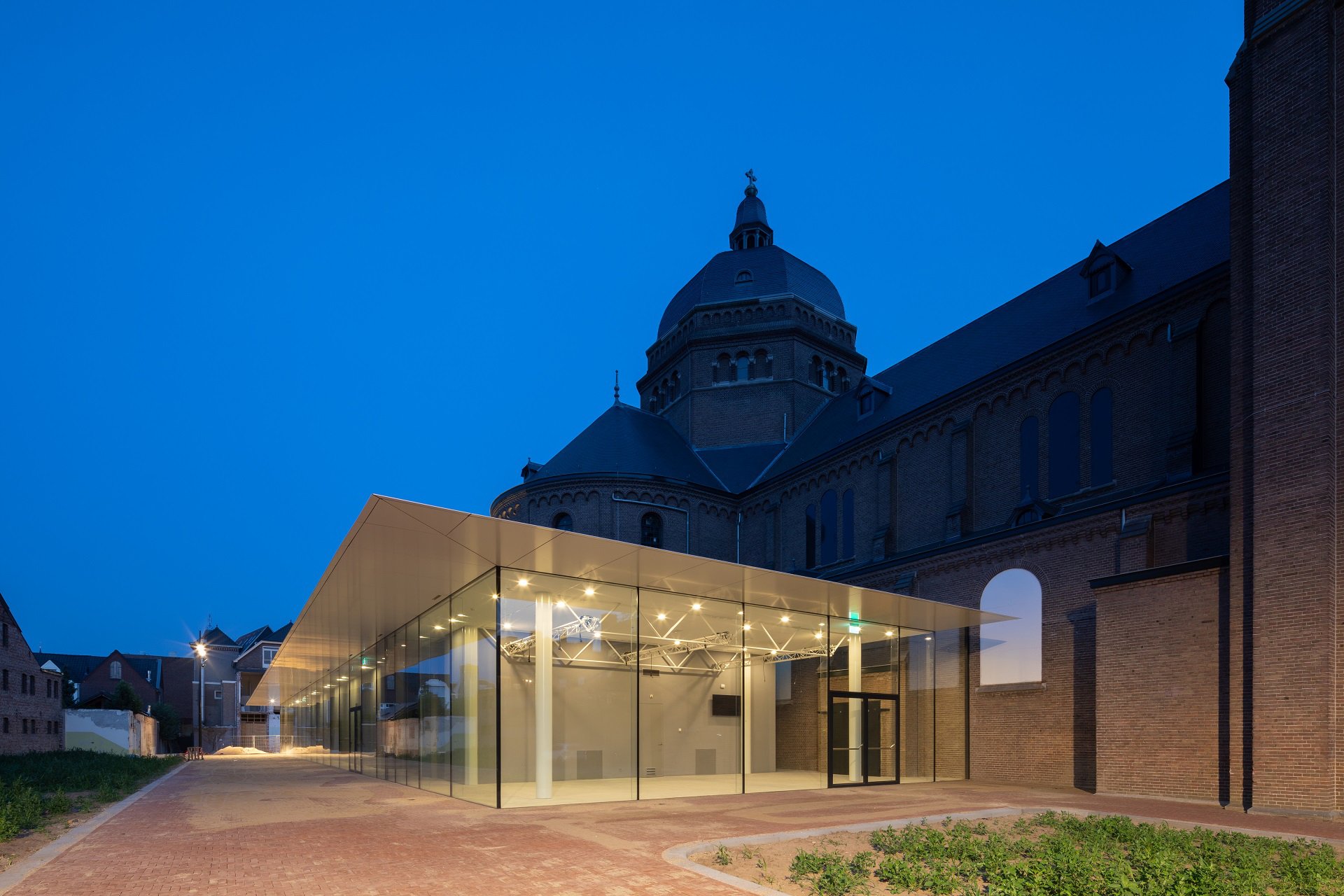 Glazen omarming-Theater Het Speelhuis-Renovatieproject-Metaglas.jpg